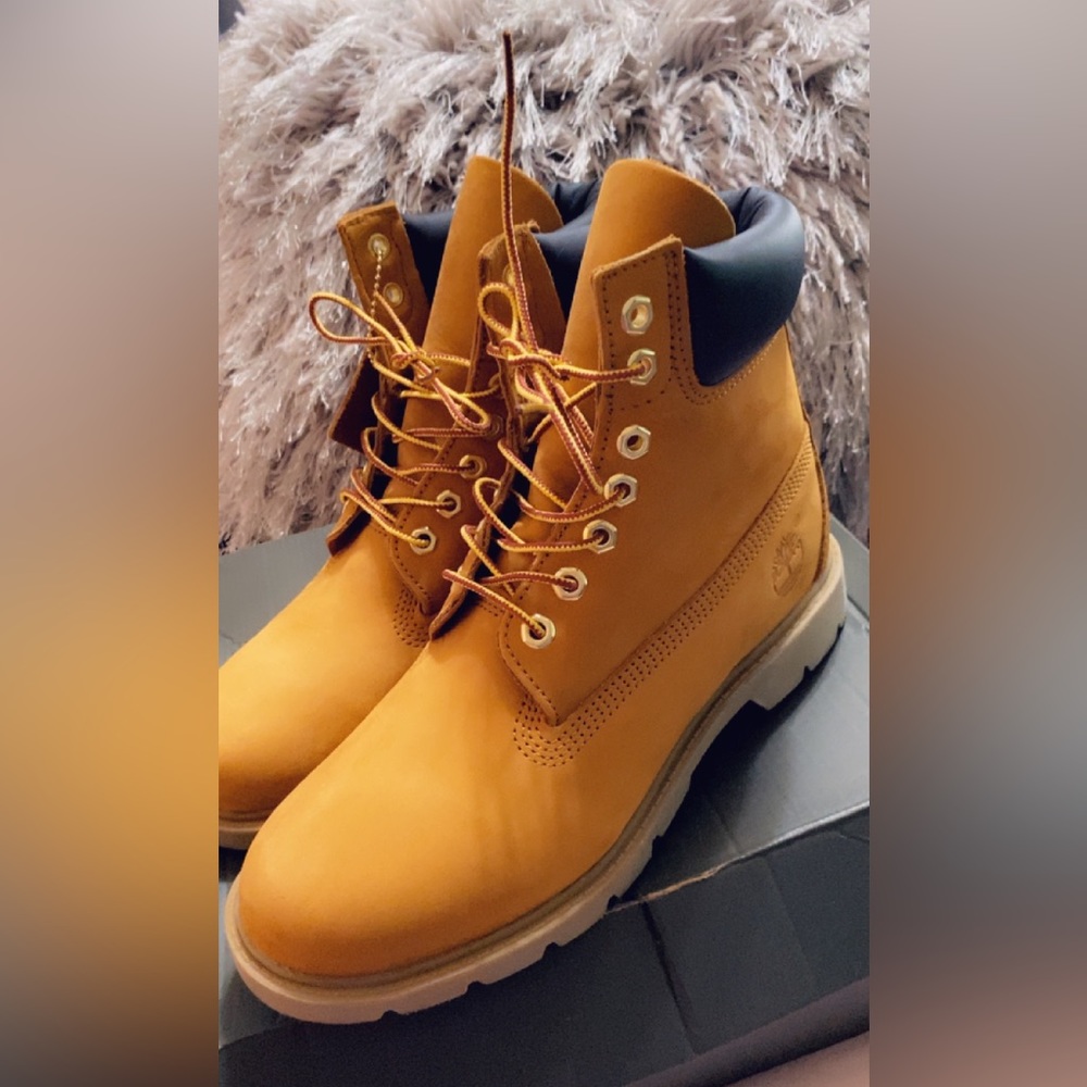 Timberland Classic 6 Inch Waterproof Boot Wheat Nubuck Size Men 7.5